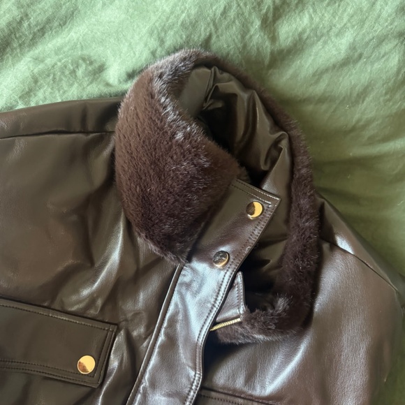 FAUX FUR Leather  PUFFER VEST! NEVER WORN! BEAUTIFUL COLOR - Picture 4 of 8